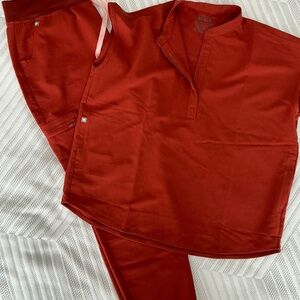 ✨ FIGS Scrub Set – Burnt Orange✨